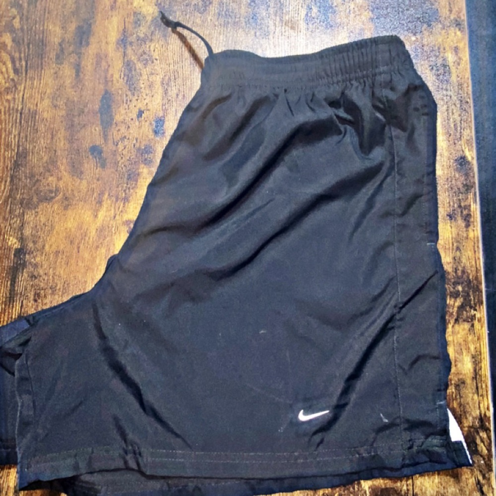NIKE WOMENS sz LARGE Shorts